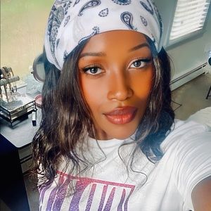 Meet your Posher, Joy